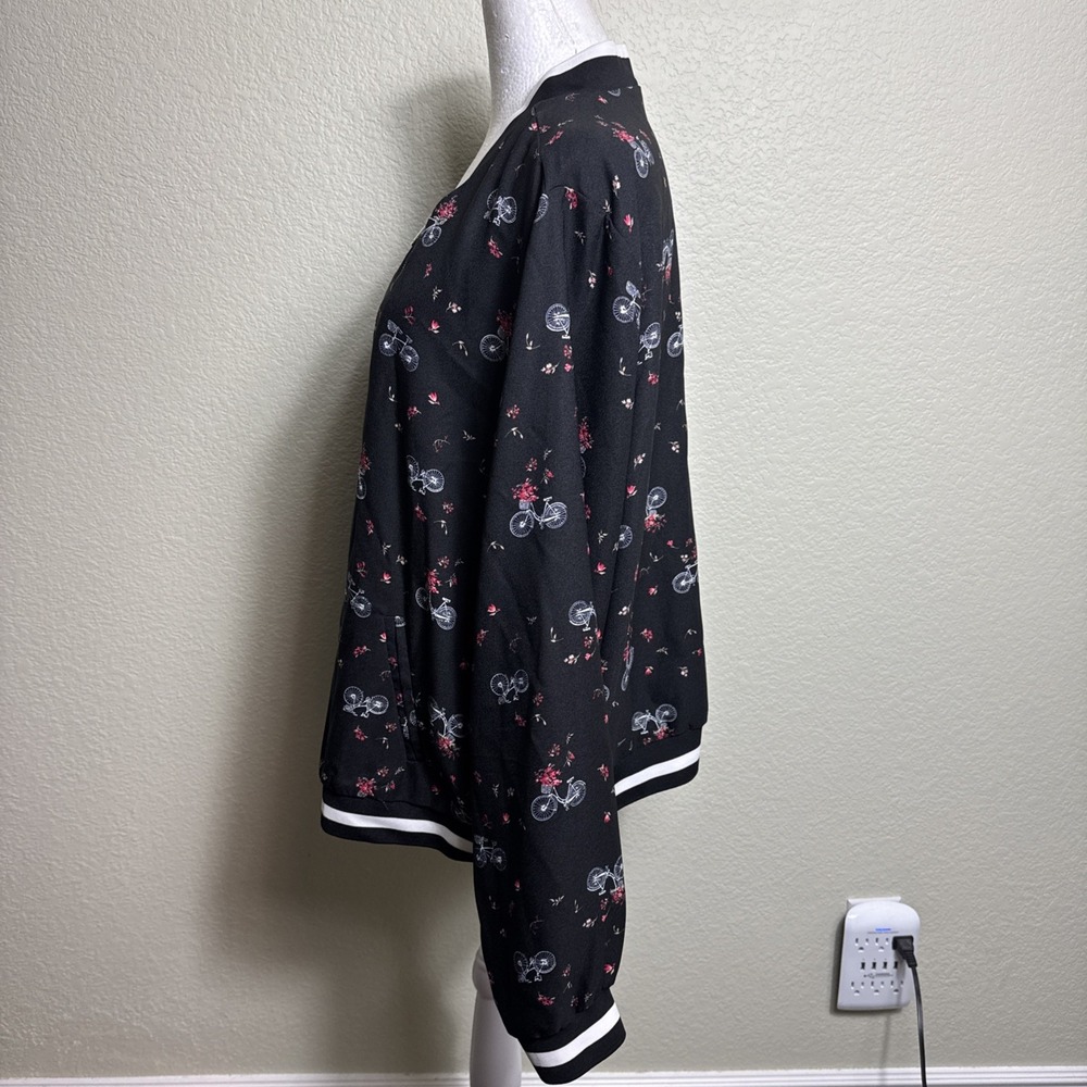 Torrid Women's Jacket Size 1 (1X) Full Zip Black Floral Bicycles Crepe Bomber - Picture 4 of 7